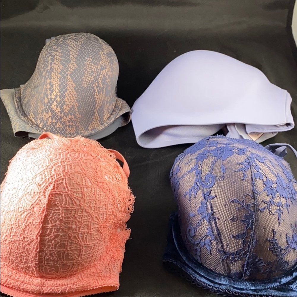 Lot of 4 victoria Secret Bras